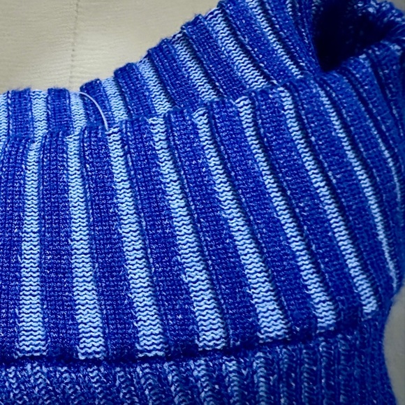 239 Say What | NWT $34 Blue Cut-Out Sweater Top (Size M) - Picture 11 of 14